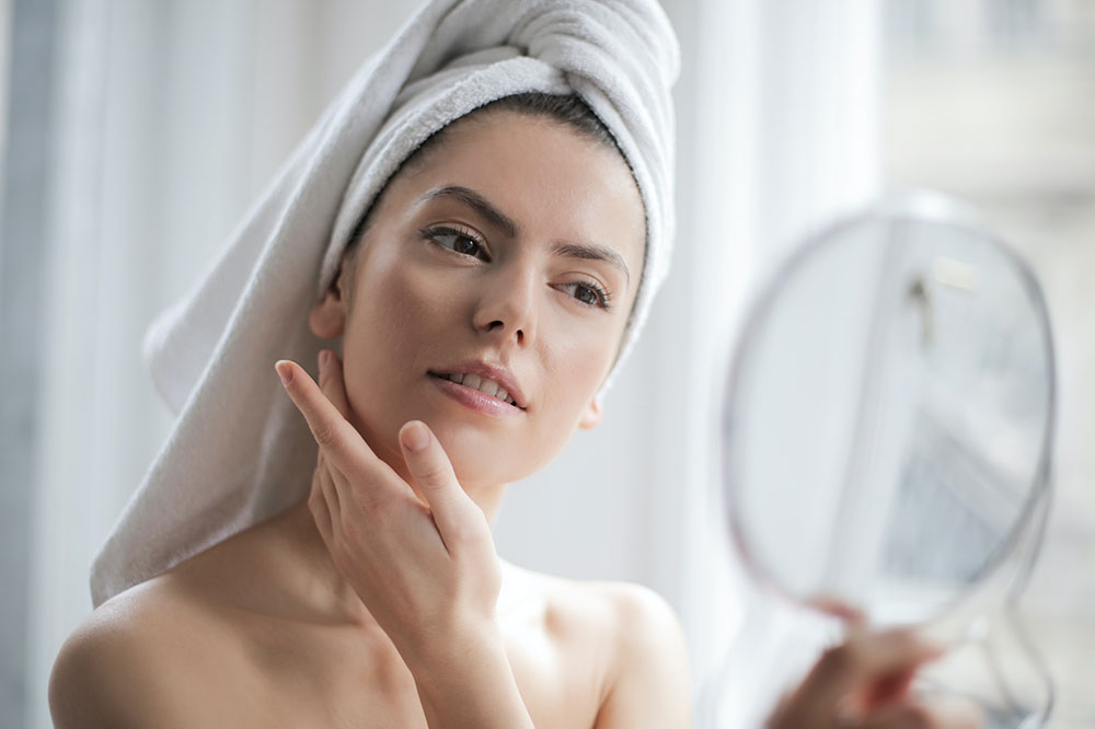 Makeup Tips for Younger-looking Skin