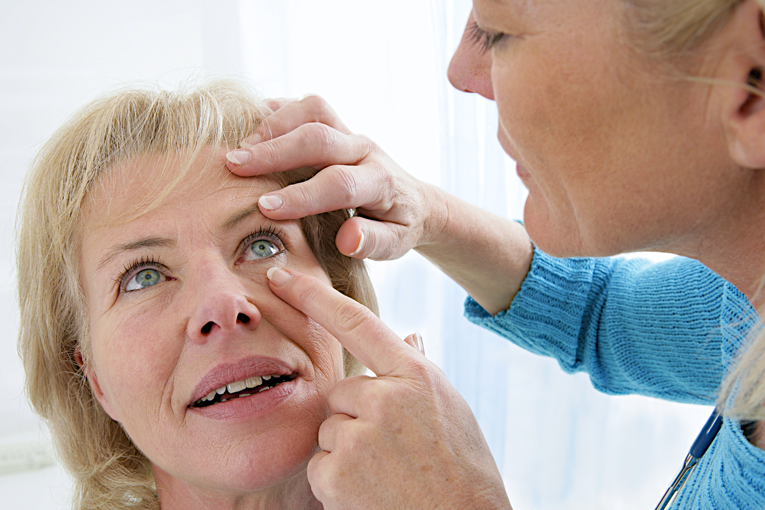 5 Early Warning Signs of Macular Degeneration